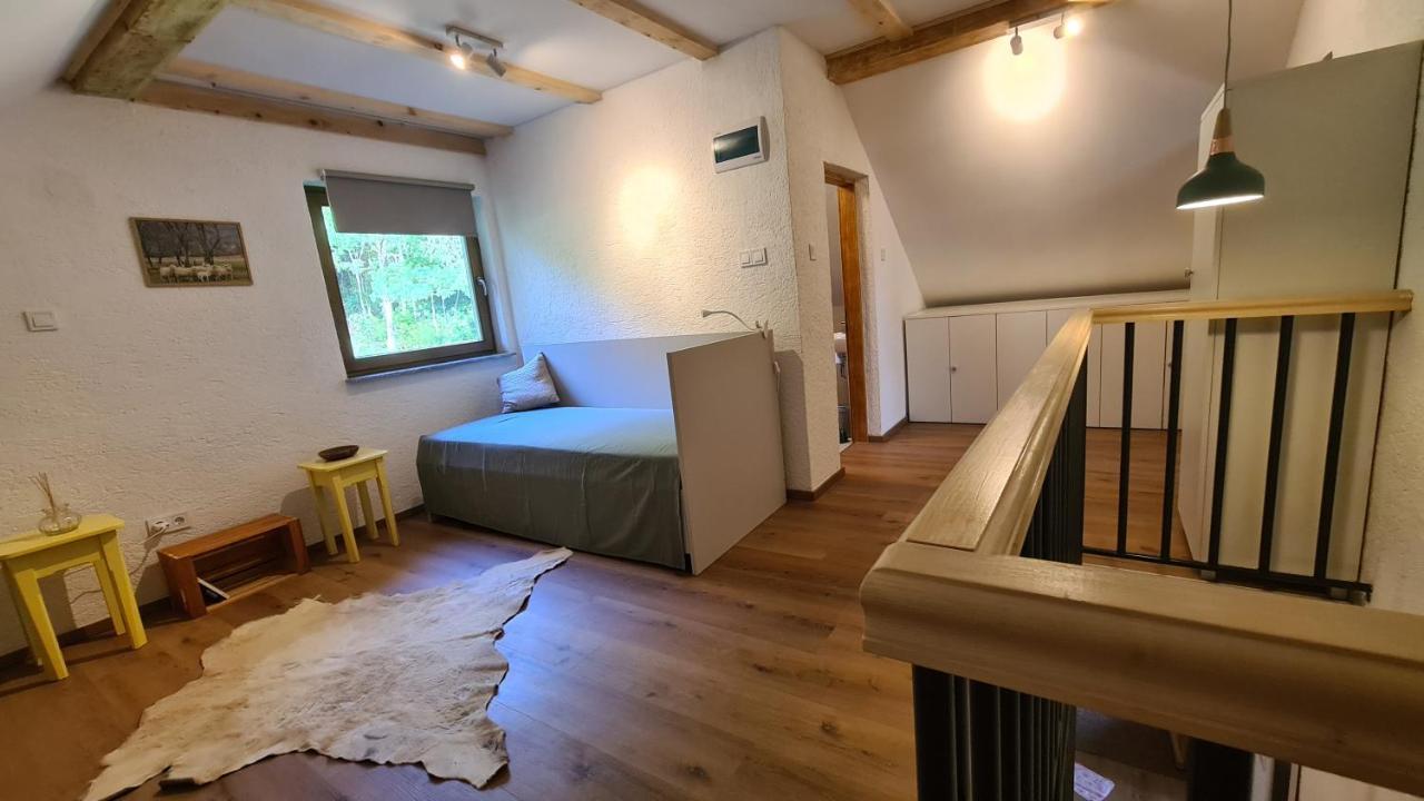 Forestside House Gacka With Relax Area Sinac Eksteriør billede